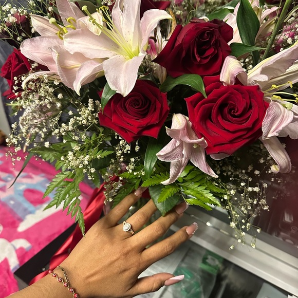 Meet your Posher, Yesenia - Picture 1 of 1